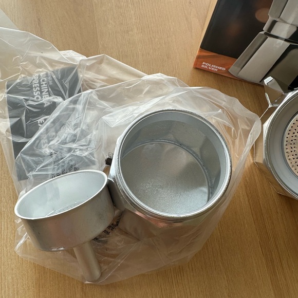 Classic Stovetop Espresso and Coffee Maker - Picture 6 of 6